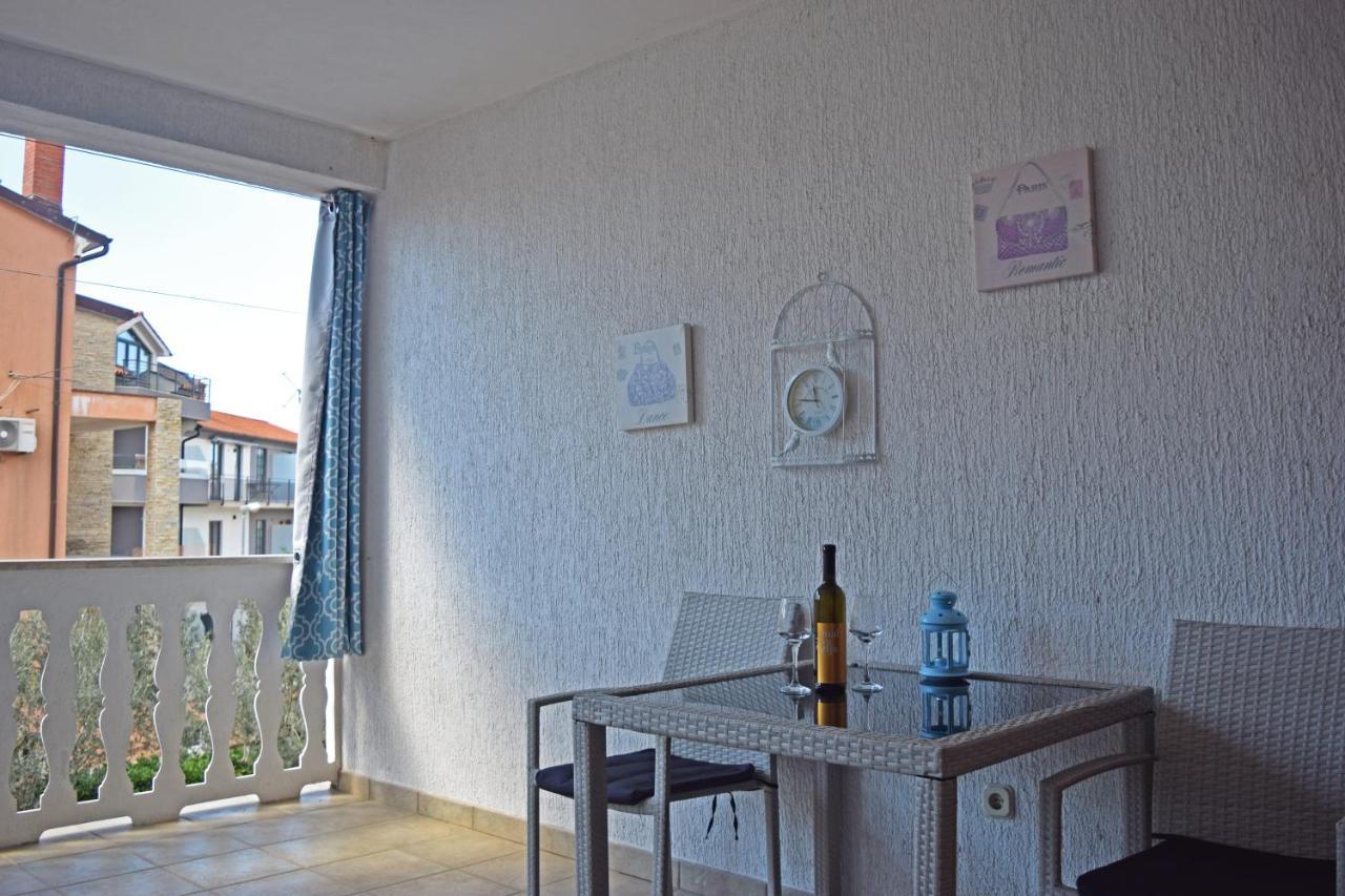 Apartmenthaus Mira Eldic Fažana Exterior foto