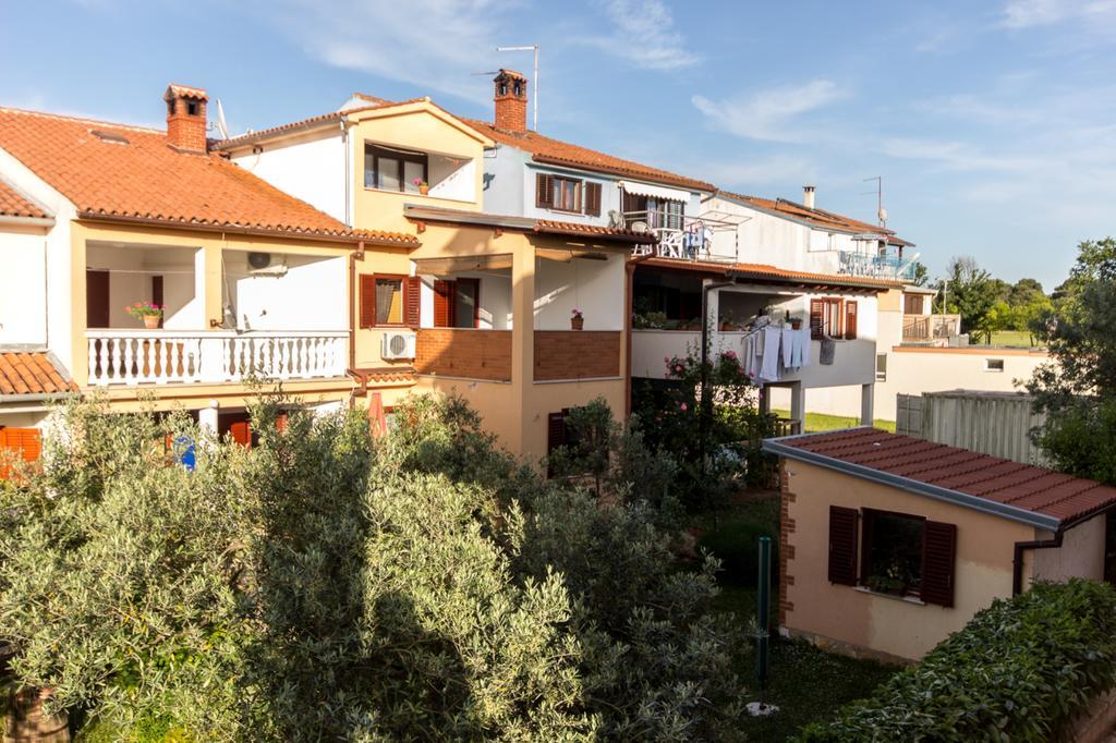 Apartmenthaus Mira Eldic Fažana Exterior foto